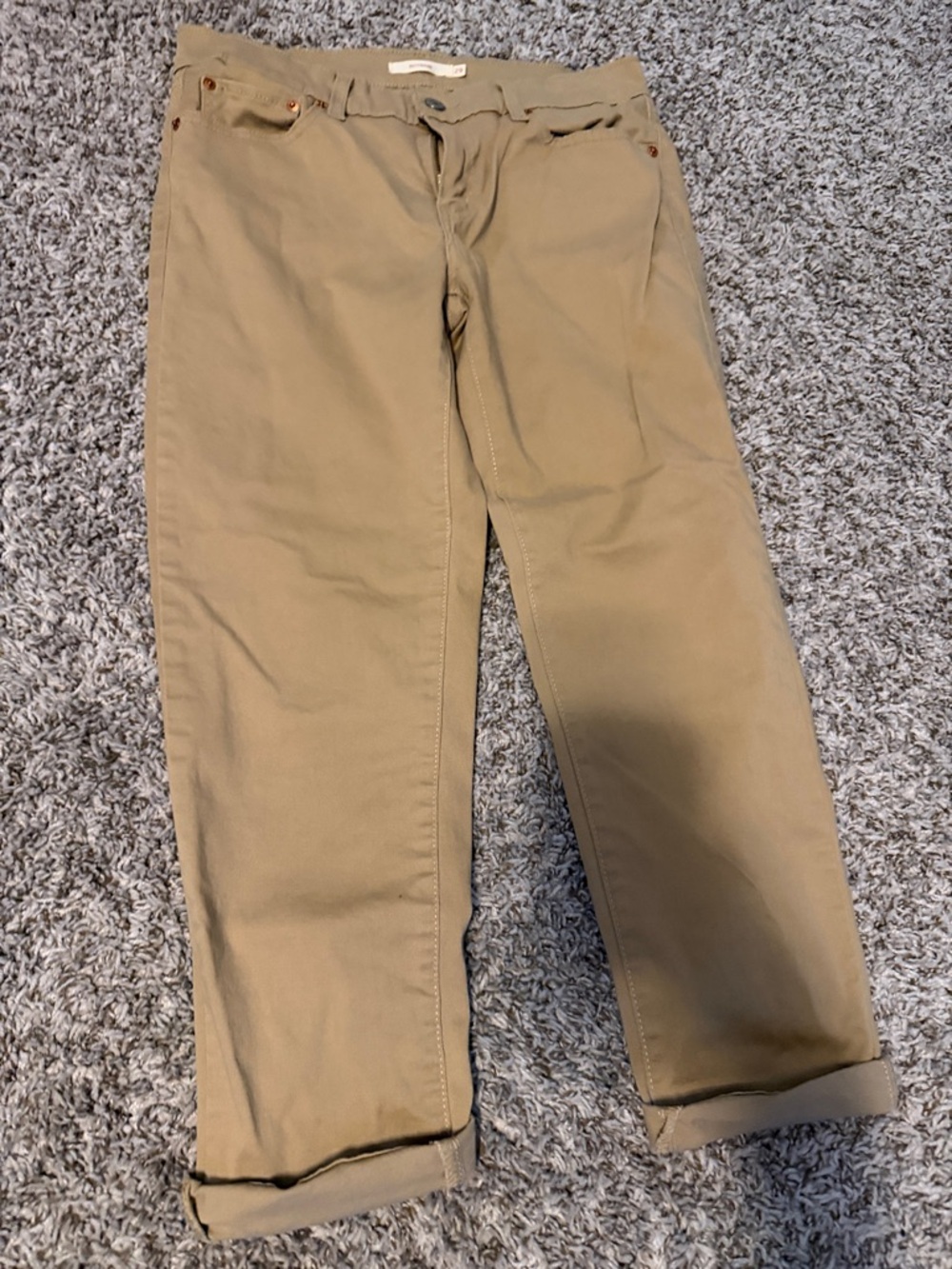 Levi's Women's Tan Capris with Cuffed Hem